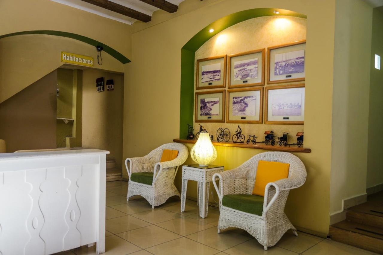 Hotel Petén Express Flores Kültér fotó