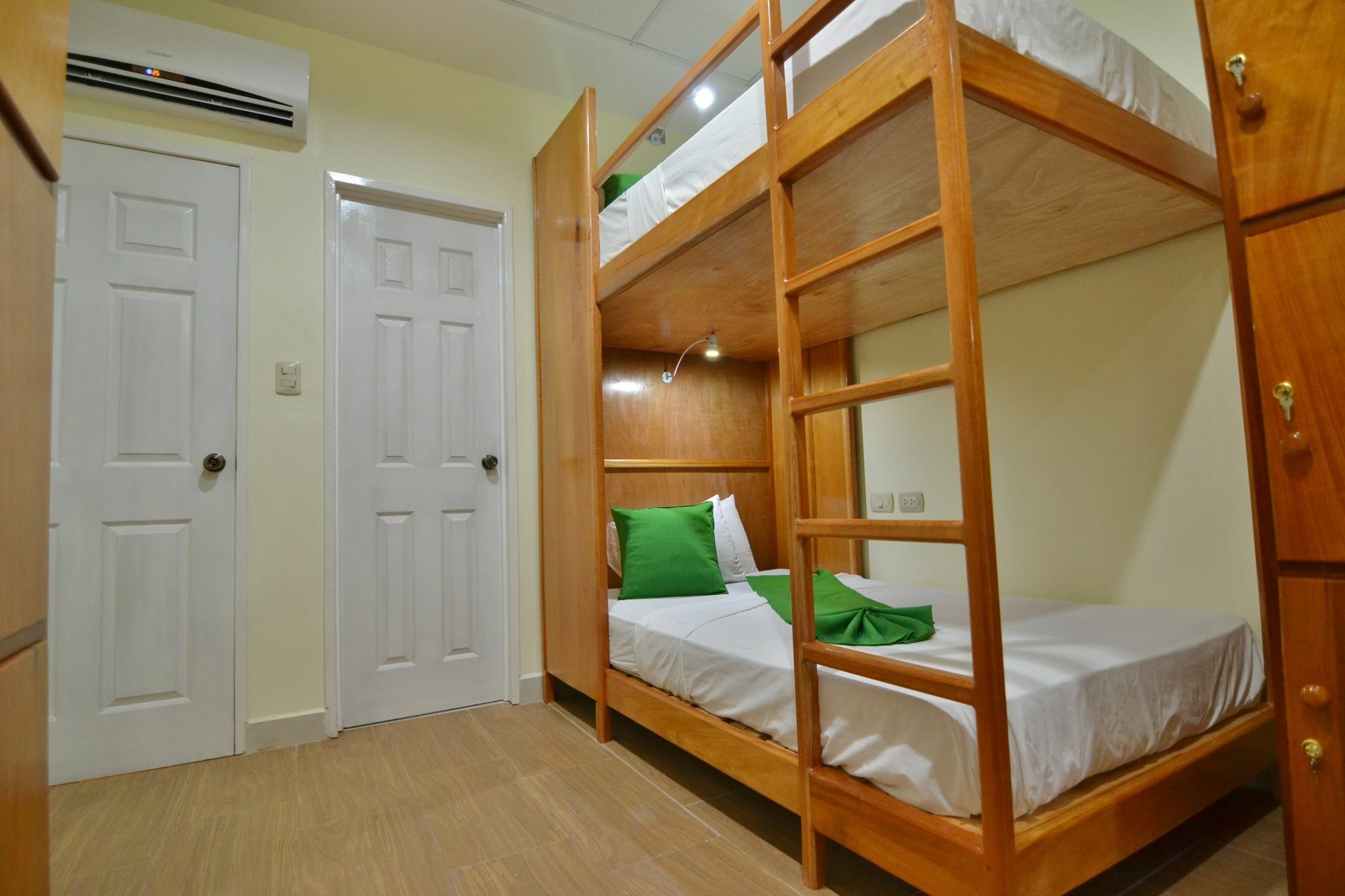 Hotel Petén Express Flores Kültér fotó